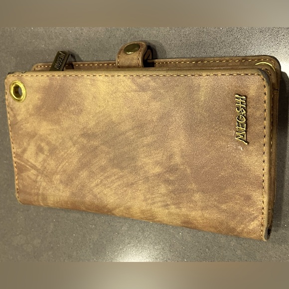 NWOT MEGSHI WALLET. Marbled brown leatherette. Zipper pockets and lots of slots! - Picture 1 of 15